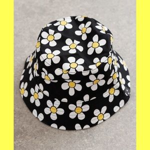 Lazy Oaf Daisy Bucket Hat